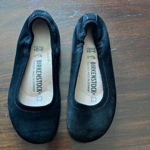 Sz 7 women Birkenstock ballet flats- black